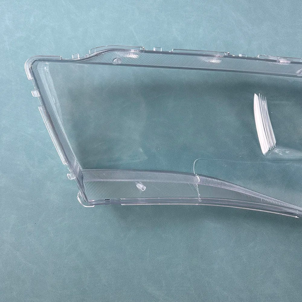 Vỏ đèn pha Chevrolet Cruze, chất liệu nhựa trong suốt, dành cho ChevroletCruze, sản phẩm chất lượng cao, có lớp phủ đặc biệt bằng gốm cao cấp, cung cấp khả năng chống mài mòn và lão hóa đặc biệt, đồng thời đảm bảo độ bền lâu dài.