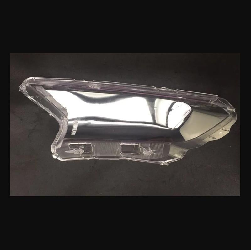 Vỏ đèn pha  Ford Everest, chất liệu nhựa trong suốt, dành cho Ford Everest, sản phẩm chất lượng cao, có lớp phủ đặc biệt bằng gốm cao cấp, cung cấp khả năng chống mài mòn và lão hóa đặc biệt, đồng thời đảm bảo độ bền lâu dài.