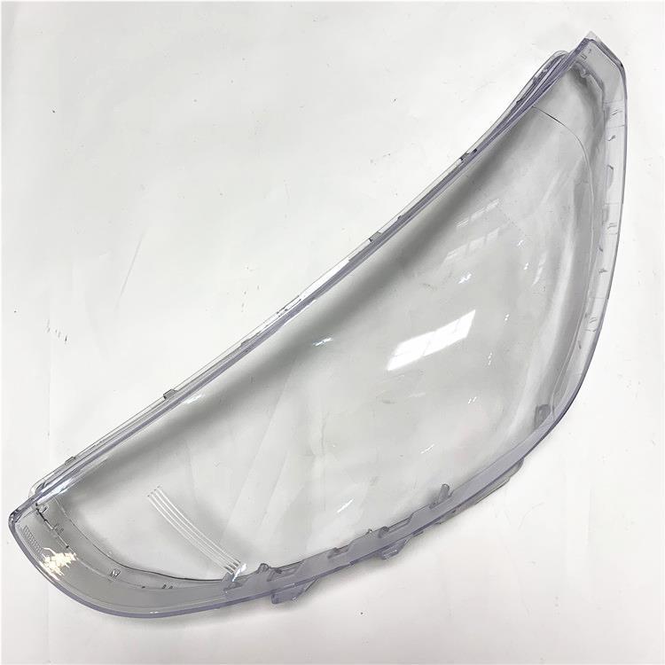 Vỏ đèn pha Hyundai Accent, chất lượng cao, với lớp phủ đặc biệt bằng gốm cao cấp, cung cấp khả năng chống mài mòn và lão hóa đặc biệt, đảm bảo độ bền lâu dài.