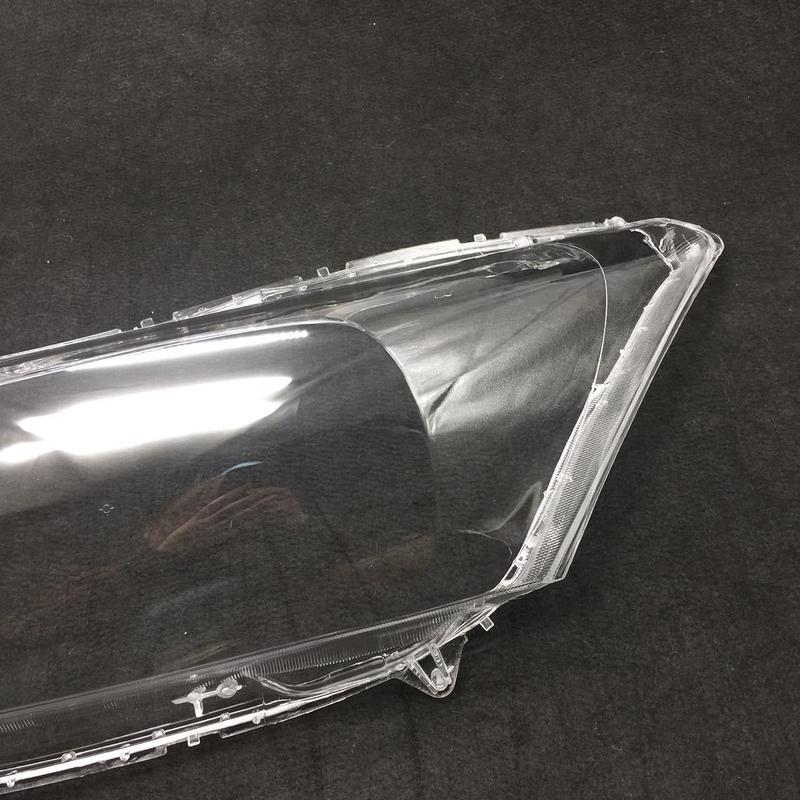 Vỏ đèn pha Mazda BT50, chất liệu nhựa trong suốt, dành cho Mazda BT50, sản phẩm chất lượng cao, có lớp phủ đặc biệt bằng gốm cao cấp, cung cấp khả năng chống mài mòn và lão hóa đặc biệt, đồng thời đảm bảo độ bền lâu dài.